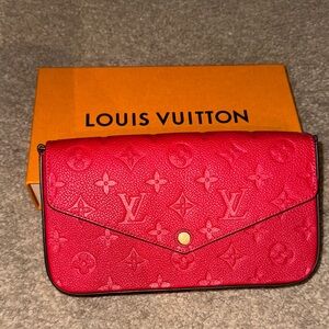 Louis Vuitton: Pochette Félicie
Rouge Louis